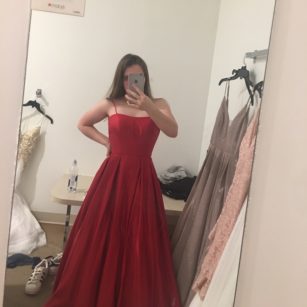 Meet your Posher, Eva